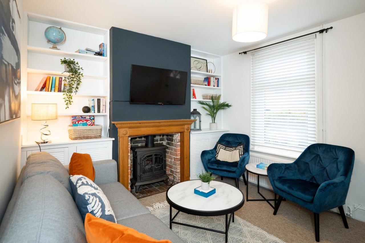 Stunning 2-Bedroom Home In City Centre With Wi-Fi! Ройал-Танбридж-Уэльс Экстерьер фото