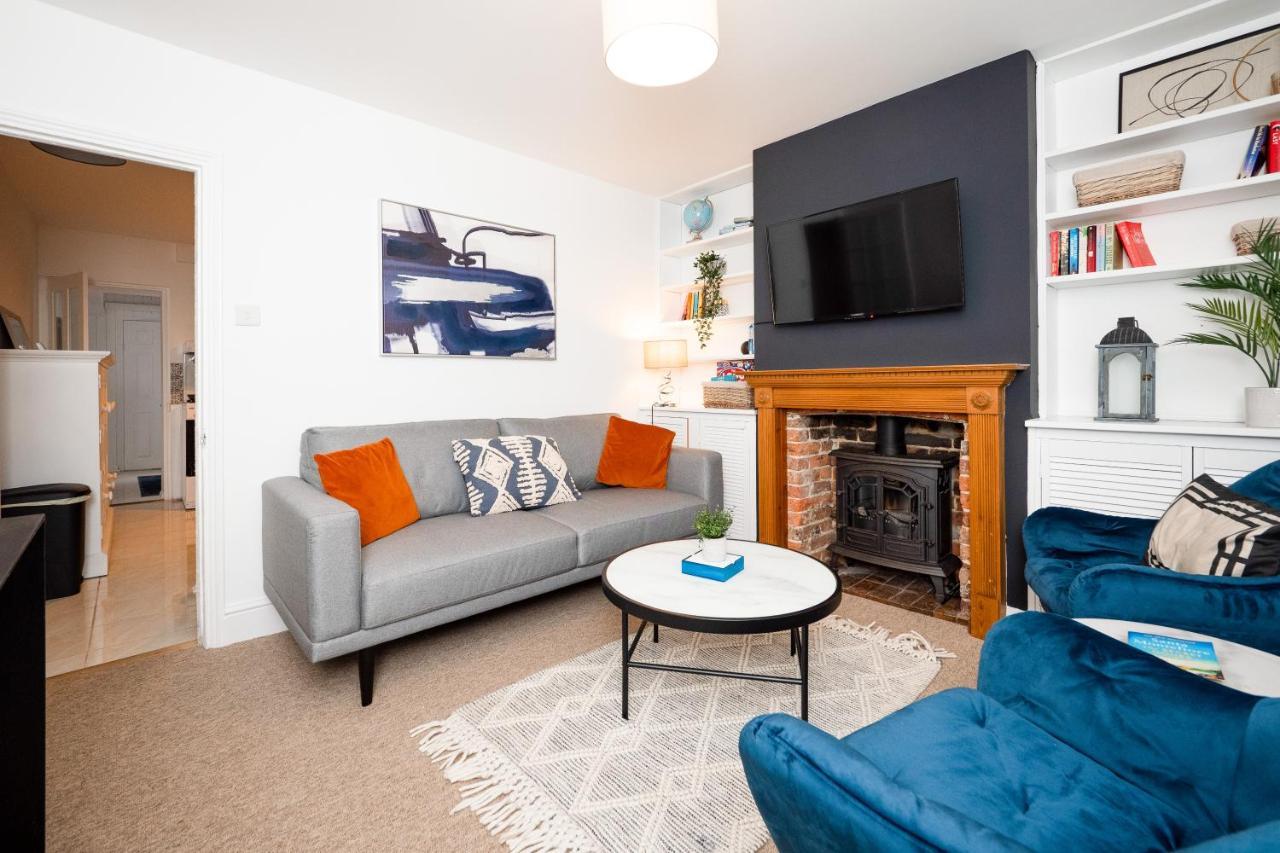 Stunning 2-Bedroom Home In City Centre With Wi-Fi! Ройал-Танбридж-Уэльс Экстерьер фото