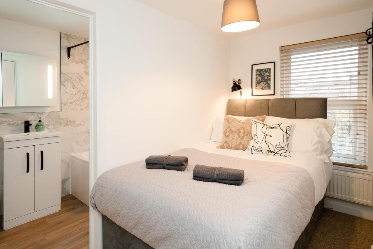 Stunning 2-Bedroom Home In City Centre With Wi-Fi! Ройал-Танбридж-Уэльс Экстерьер фото