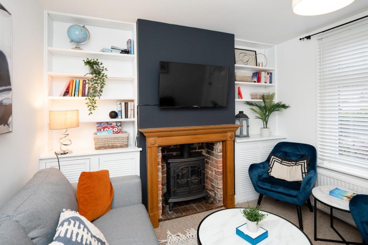 Stunning 2-Bedroom Home In City Centre With Wi-Fi! Ройал-Танбридж-Уэльс Экстерьер фото