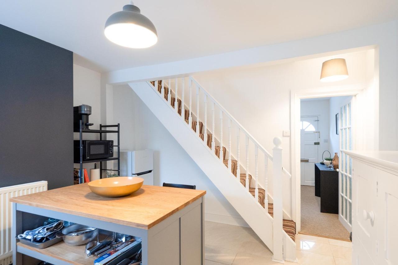 Stunning 2-Bedroom Home In City Centre With Wi-Fi! Ройал-Танбридж-Уэльс Экстерьер фото