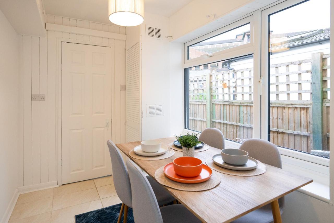 Stunning 2-Bedroom Home In City Centre With Wi-Fi! Ройал-Танбридж-Уэльс Экстерьер фото